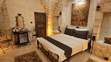 Habitación Deluxe | Escritorio y espacio para trabajar con un portátil