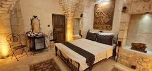 Deluxe Room | Desk, laptop workspace, soundproofing, free WiFi - Cleopatra Antique Hotel (Sanliurfa)