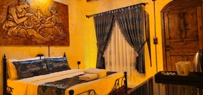 Room, Courtyard View | Desk, laptop workspace, soundproofing, free WiFi - Cleopatra Antique Hotel (Sanliurfa)