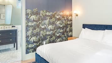 5 bedrooms, iron/ironing board, bed sheets