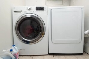 Interior - FIFA 2026 Chic 1-bedroom Minutes to NYC (Jersey City)