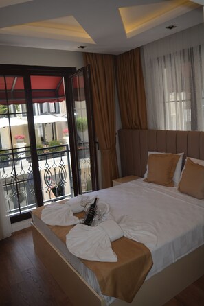 Comfort Double Room | Desk - Garden Elisa Hotel (Istanbul)