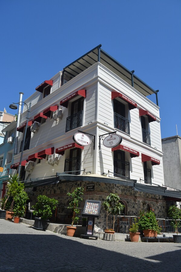 Front of property - Garden Elisa Hotel (Istanbul)