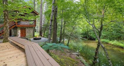Luxury Riverfront Retreat with Hot Tub