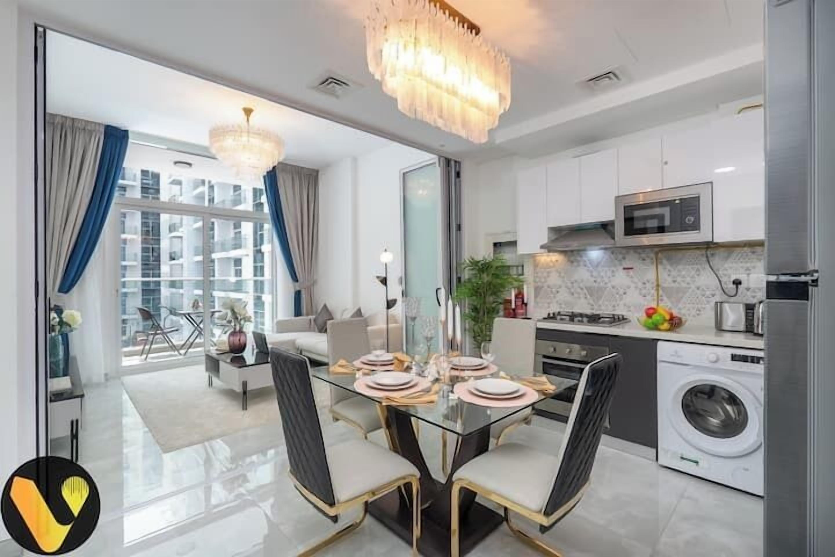 Luxury Apartment, Balcony, Pool View | In-room dining