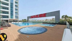 Outdoor pool, a heated pool