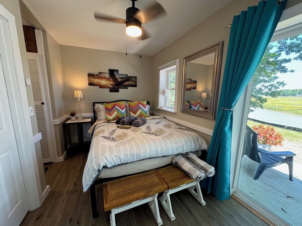 1 室のベッドルーム、デスク、WiFi、ベッドシーツ