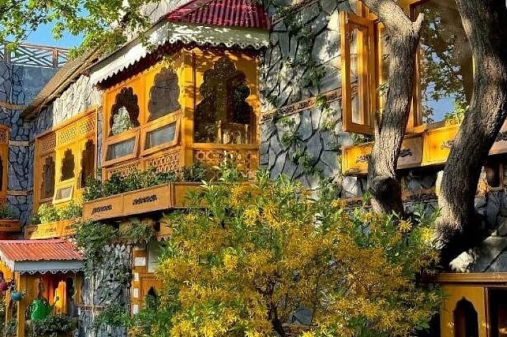 Lavender Cottage & Guest House
