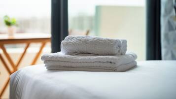 1 bedroom, iron/ironing board, WiFi (free), bed sheets