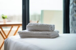 1 chambre, fer et planche à repasser, accès au Wi-Fi (inclus)