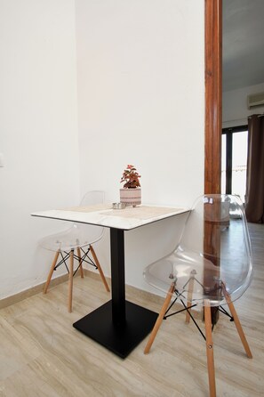 Een flatscreentelevisie