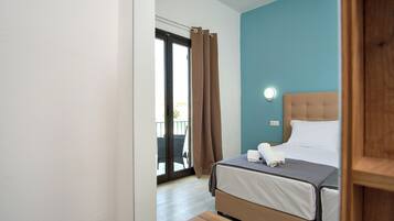 Blackout curtains, soundproofing, iron/ironing board, free WiFi