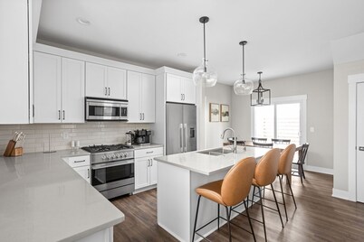 Sleeps 22-Downtown Westfield-Near Grand Park!