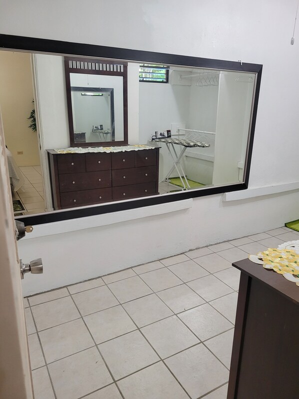 Interior - Island Escape Charming/Quiet 1-BD/1BR Apt, AC, Wi-Fi. Washer/Dryer (Christiansted)