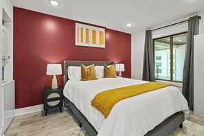 1 bedroom, iron/ironing board, WiFi, bed sheets - Cozy 1-bedroom apartment in charming Dallas with AC, WiFi (Dallas)