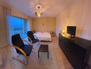 Bügeleisen/Bügelbrett, kostenloses WLAN, Bettwäsche