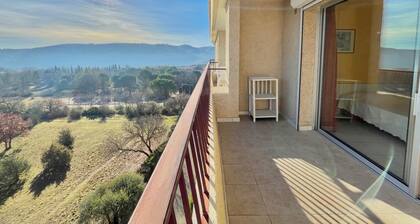 Large studio - magnificent unobstructed view - ideal for curists or holidaymakers