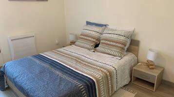 1 chambre, fer et planche Ă repasser, Wi-Fi gratuit, draps fournis