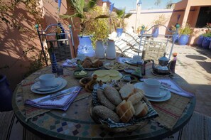 Desayuno continental incluido todos los días