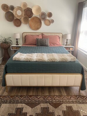 3 bedrooms, iron/ironing board, travel crib, WiFi - Rustic/Retro Home Near Lakes & Silverwood (Coeur d'Alene)