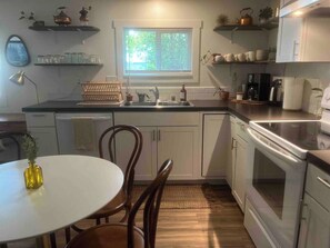 Private kitchen - Rustic/Retro Home Near Lakes & Silverwood (Coeur d'Alene)