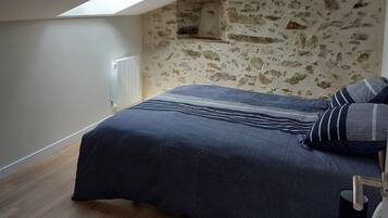 3 bedrooms, WiFi, bed sheets