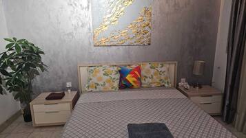 3 slaapkamers, een bureau, een strijkplank/strijkijzer, gratis wifi