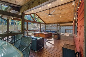 Terrace/patio - Trails End Lodge - 5 BR cabin in Morganton with Games, WiFi, Hot Tub (Morganton)