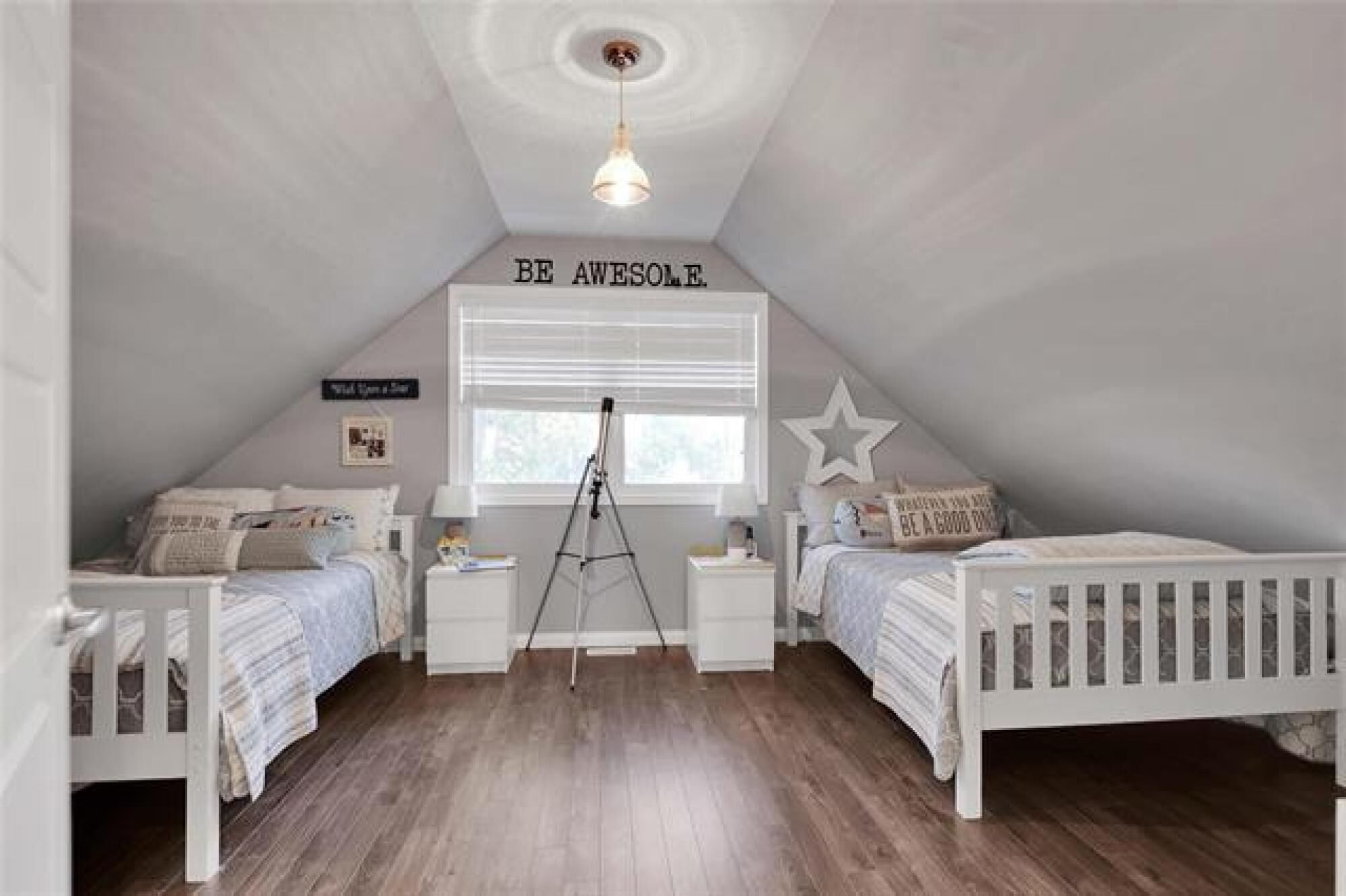 3 bedrooms, desk, WiFi