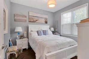 3 bedrooms, desk, WiFi