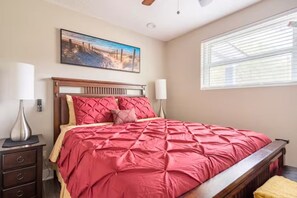 4 chambres, fer et planche à repasser, Wi-Fi, draps fournis