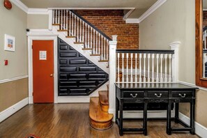 Interior - Perfect Adams Morgan Location! Charming & Historic (Washington)