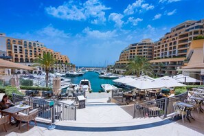 Outdoor dining - New and Modern Valletta 3 Bedrooms 3 Bathroms Flat (Il-Belt Valletta)