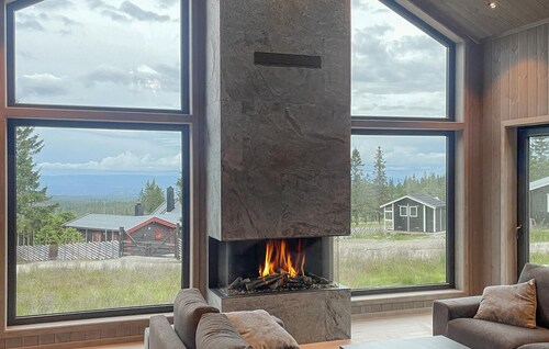 5 bedroom stunning home in Løten