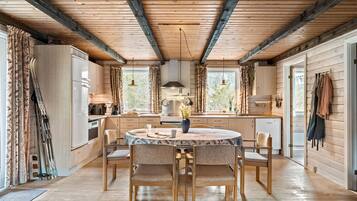 Réfrigérateur, plaque de cuisson, lave-vaisselle, cafetiÚre/bouilloire