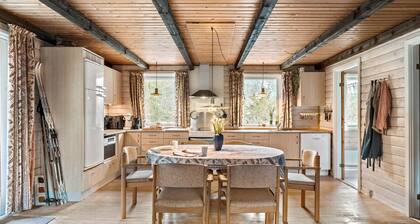 5 bedroom nice home in Hadsund