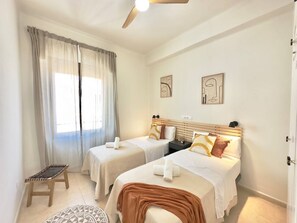 3 bedrooms, iron/ironing board, WiFi, bed sheets - Soho Málaga Chic Piso en el Barrio Soho en el Centro de Málaga (Malaga)