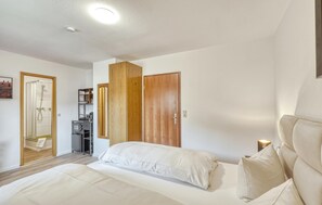 1 soverom, reiseseng for barn, wi-fi (inkludert) og sengetøy