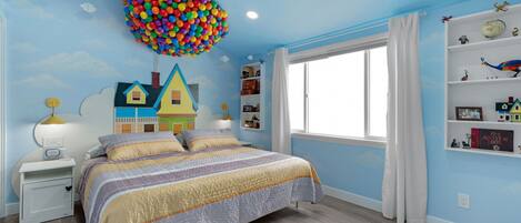 4 Schlafzimmer, Schreibtisch, Bügeleisen/Bügelbrett, Reisekinderbett
