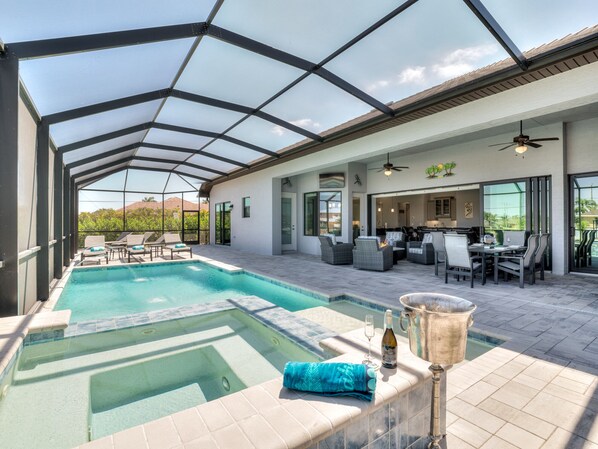 Pool - Villa Coral Paradise w/ a dock! (Cape Coral)