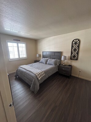 2 bedrooms, WiFi, bed sheets