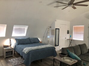 1 habitación, tabla de planchar con plancha, wifi gratis y ropa de cama 