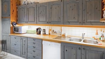 Réfrigérateur, four, plaque de cuisson, lave-vaisselle
