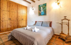 3 عدّة غرف نوم وواي فاي مجانًا وملاءات أسرّة