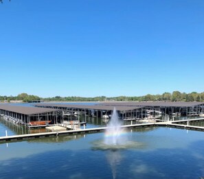 Marina - The Lakeside Getaway (Winchester)