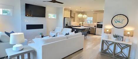Smart TV, fireplace