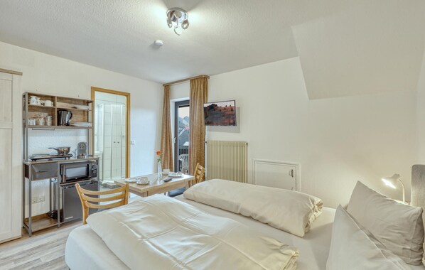 1 bedroom, travel crib, free WiFi, bed sheets