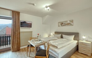 1 quarto, berço de viagem, Wi-Fi de cortesia, roupa de cama