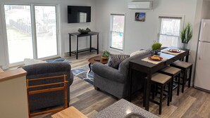 Interior - Cozy, Clean & Convenient 1-bedroom apartment with AC & WiFi in charming Clayton (Clayton)