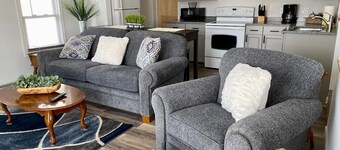 Cozy, Clean & Convenient 1-bedroom apartment with AC & WiFi in charming Clayton